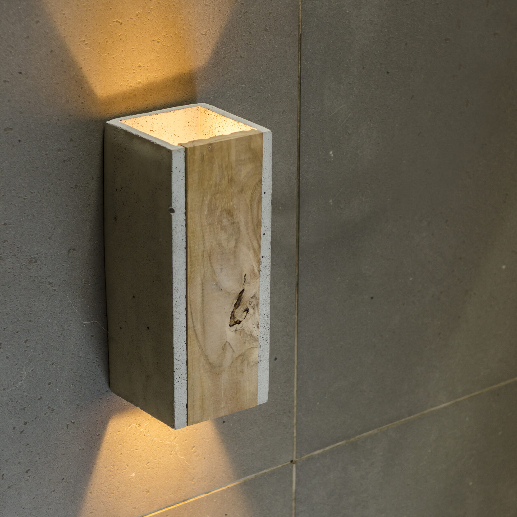 Orto Teak Wandlampe Beton