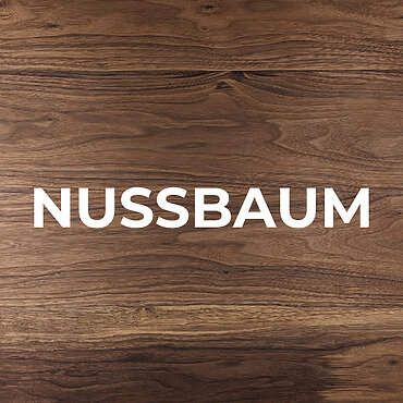 Nussbaum Geoelt Oberflaeche Massiv Holz Beschriftet